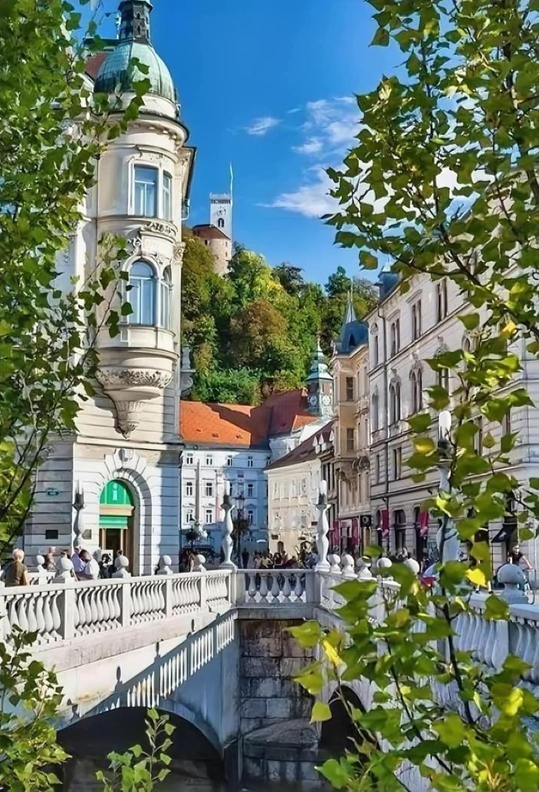 Little Plaza Duplex Leilighet Ljubljana Eksteriør bilde